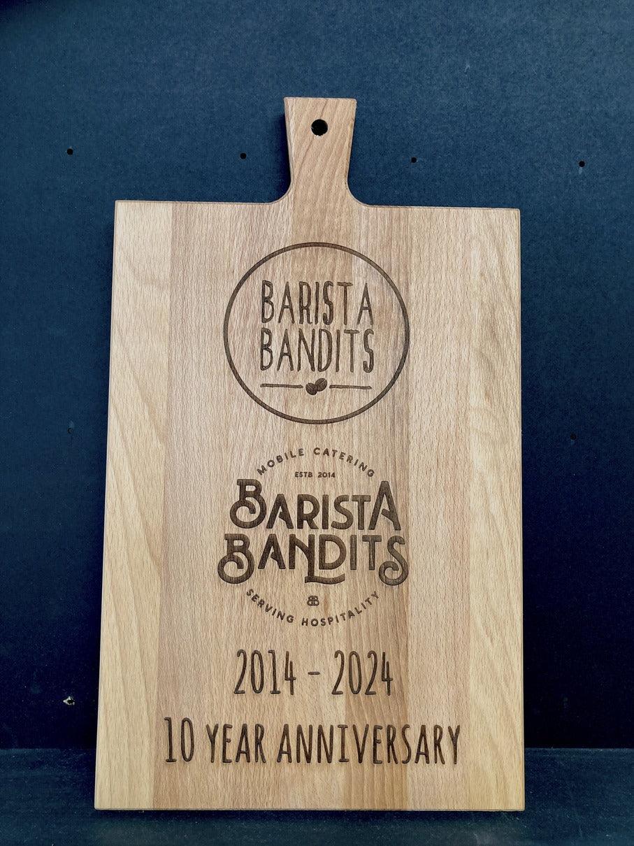 Snijplank - Borrelplank Traditional Large - Met tekst of logo gravering - 41,5 cm x 24 cm - houtensnijplankenmetlogo.nl