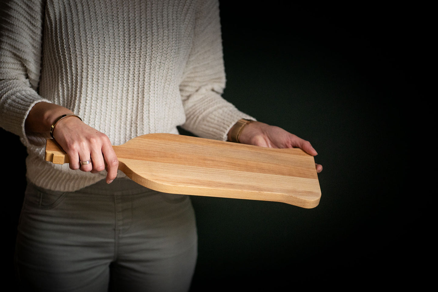 Borrelplank Fles - Met naam of logo gravering - 47,5 cm x 15 cm - houtensnijplankenmetlogo.nl