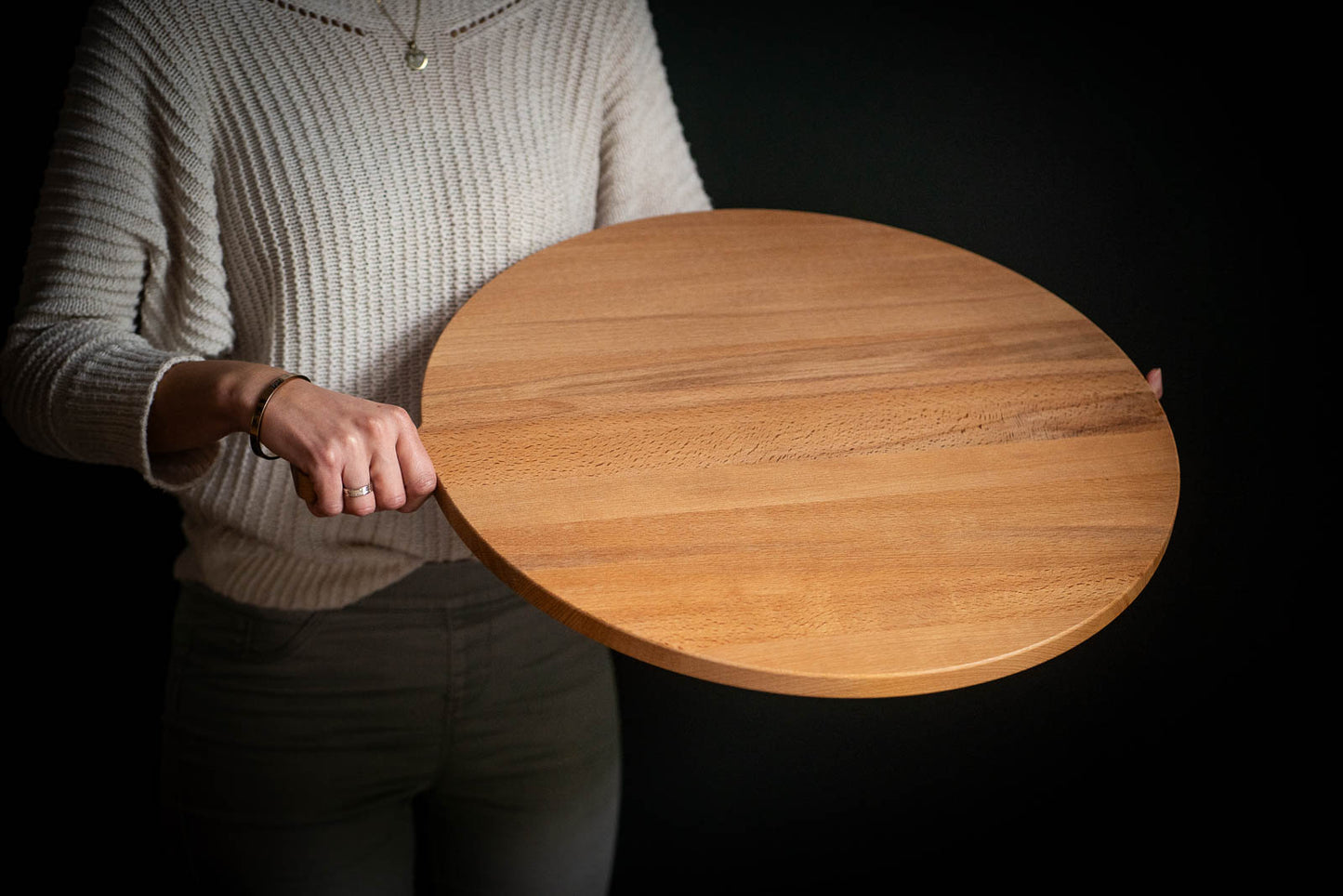 Serveerplank Redonda XXL met Handvat - 50cm Doorsnede - Beukenhout - houtensnijplankenmetlogo.nl