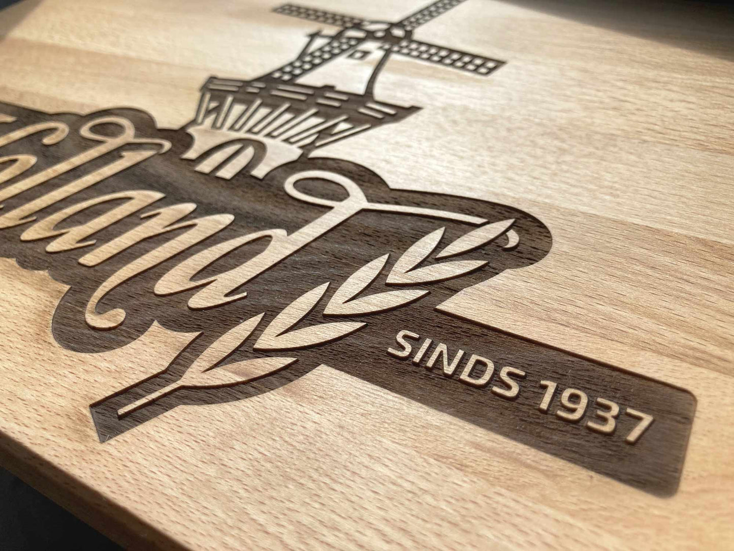 Borrelplank Torno - 40cm Doorsnede - Rond - Beukenhout - Met tekst of logo gravering - houtensnijplankenmetlogo.nl