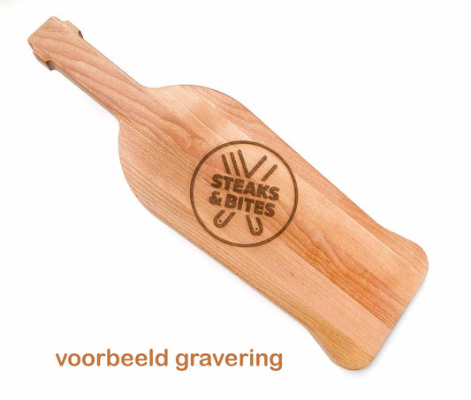 Borrelplank Fles - Met naam of logo gravering - 47,5 cm x 15 cm - houtensnijplankenmetlogo.nl